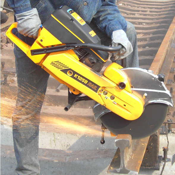 K1250內(nèi)燃鋼軌鋸軌機(jī)